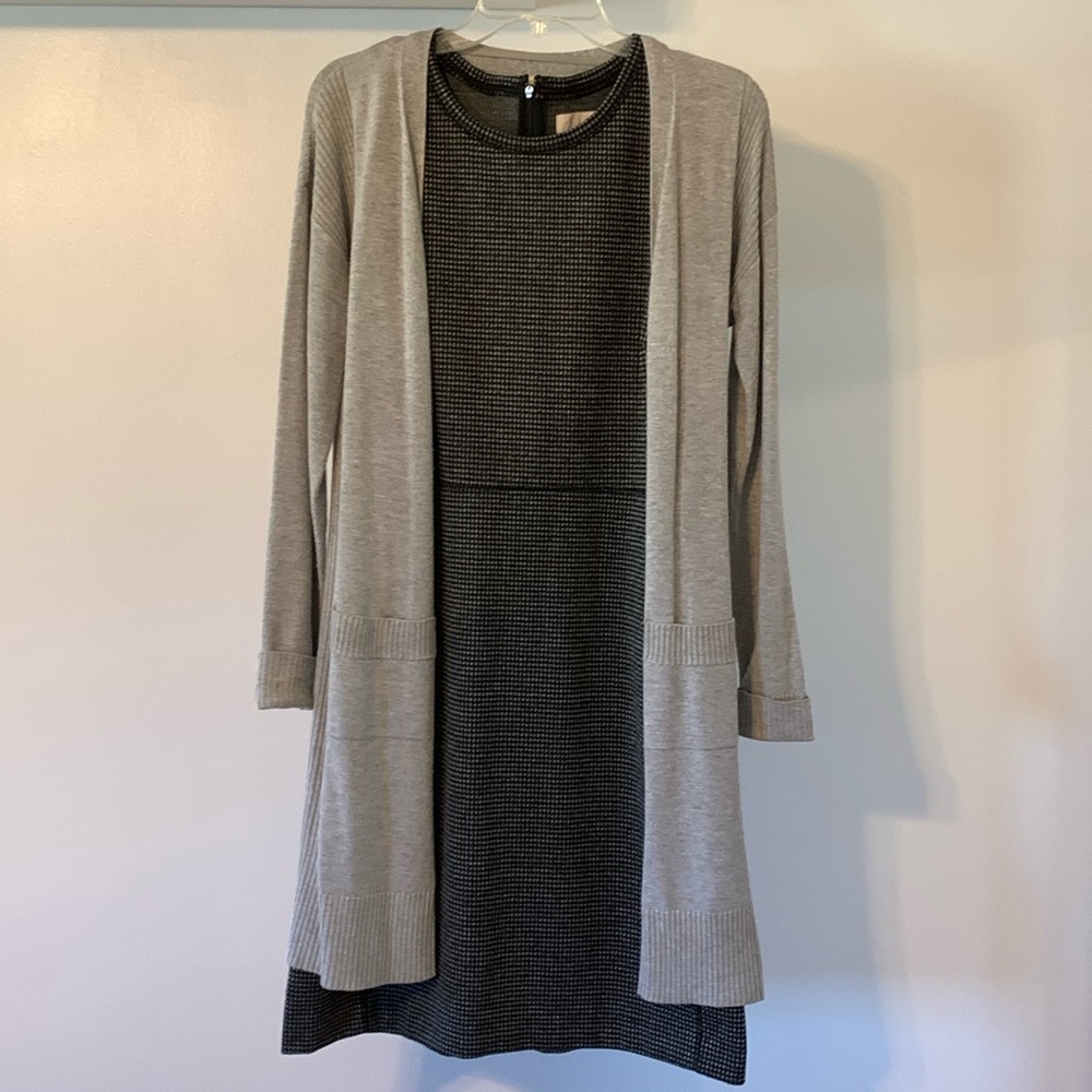 Women’s two piece dress set. LOFT, size 12, fits size 10. Very good condition.